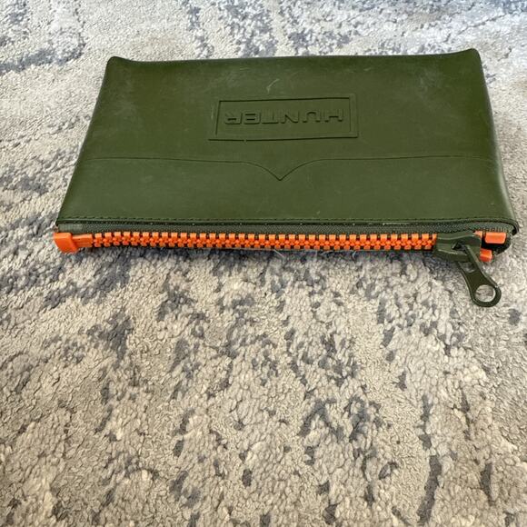 Hunter for Target Green Rubber Pouch Zipper Small Bag Tote Make Up Bag 7.5” X 5” - Picture 4 of 8